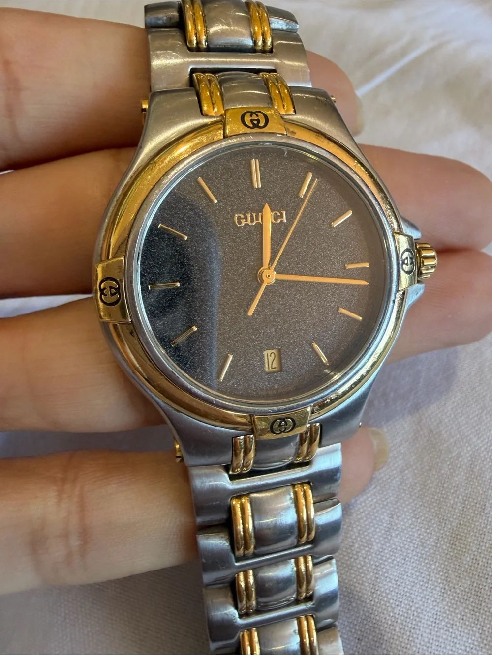 Vintage Gucci 9040M Men’s Two-Tone Swiss Quartz Watch 35mm Black Dial Date